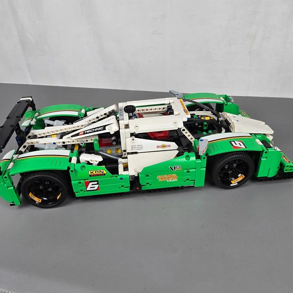 LEGO Technic 24 Hours Race Car 42039 Green White V8 Engine 2-in-1 Model